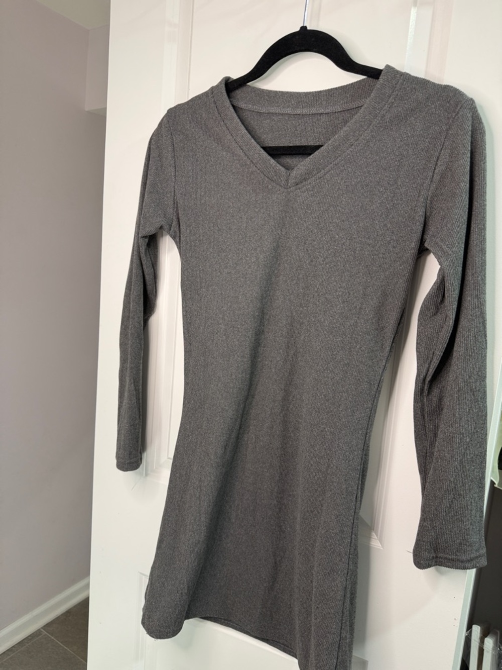 Long Sleeve V-Neck Knit Dress - Gray